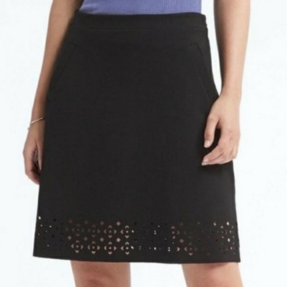 Banana Republic Black Geo Laser Cut Ponte Skirt Size 2 Minimalist Work Casual
